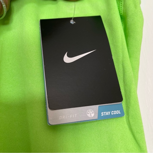 Nike dri fit womens v- neck athletic shirt in size L Nwt - Picture 5 of 6